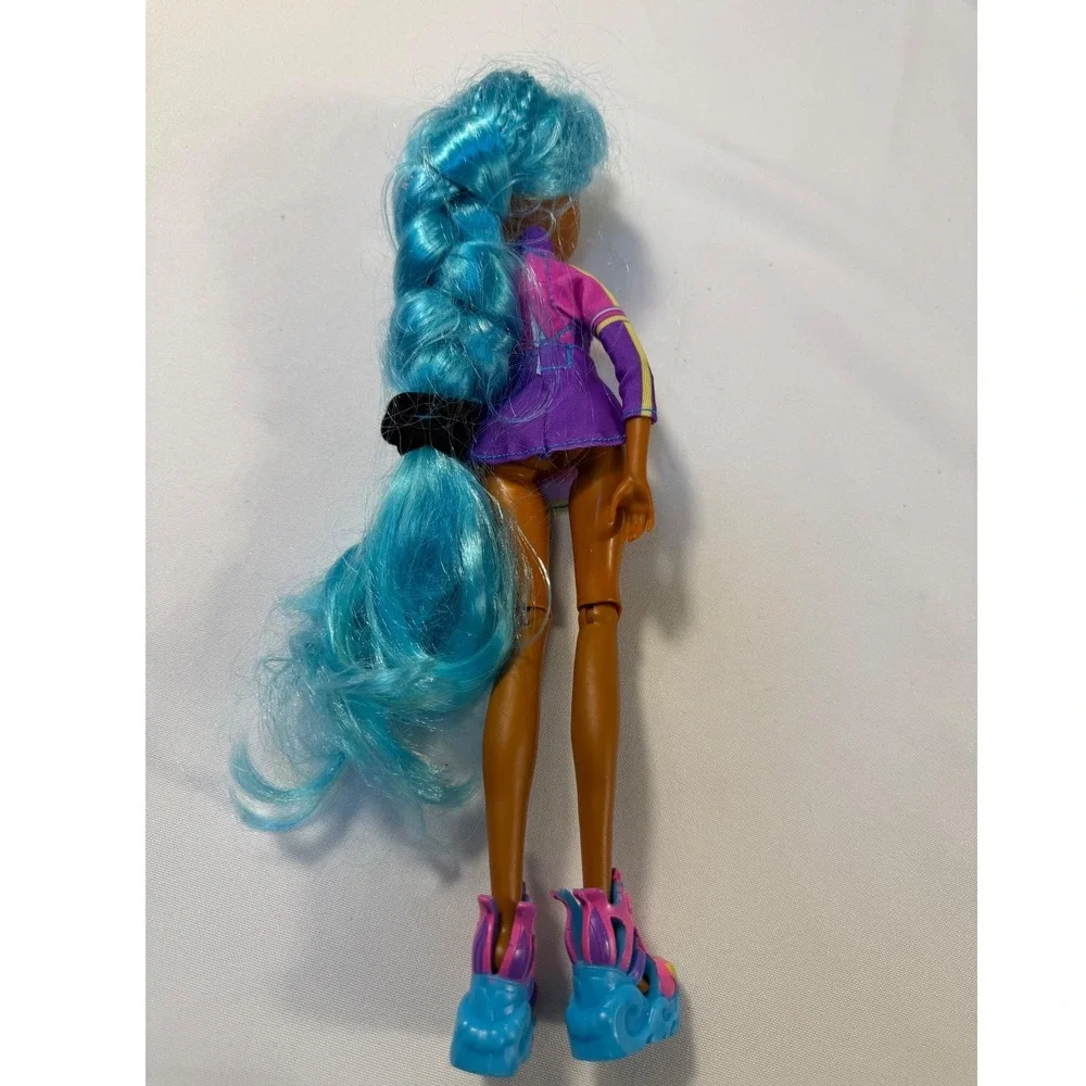Mermaid High Oceanna Fashion‎ Doll Blue Hair Purple Pink Sporty Outfit Sneakers